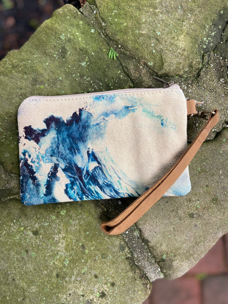 Great Wave Wristlet