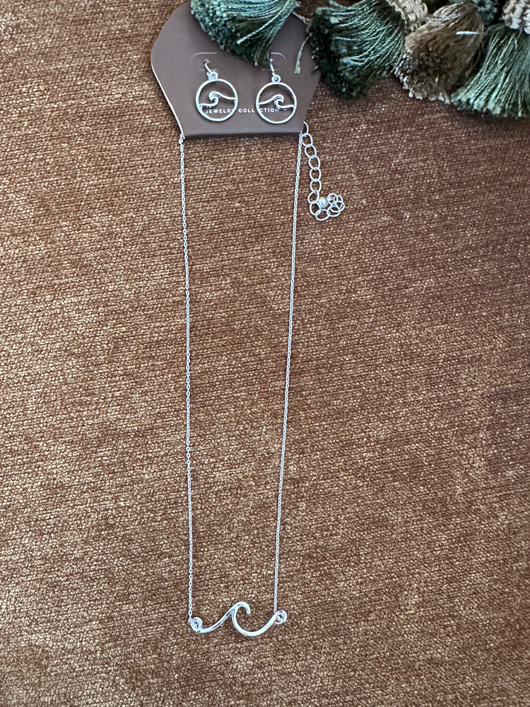 Rip Curl Waves Necklace and Earring Set