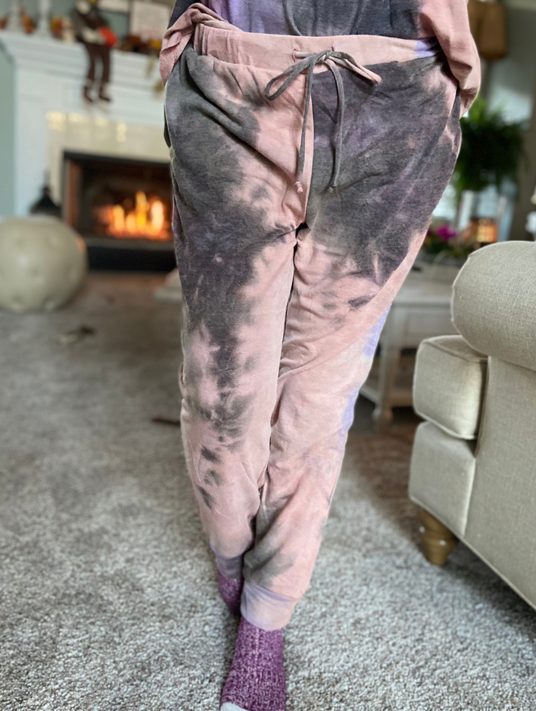 Tie Dye Knit Joggers in Mauve