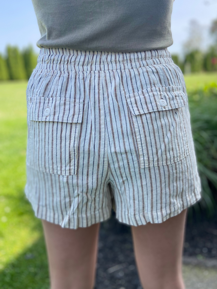 Sade Shorts In Off White Safari Stripe - Wild Magnolia