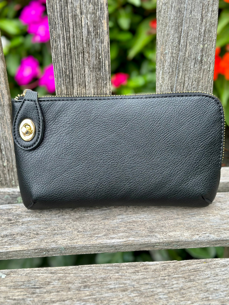 Kendall Crossbody Wristlet in Black