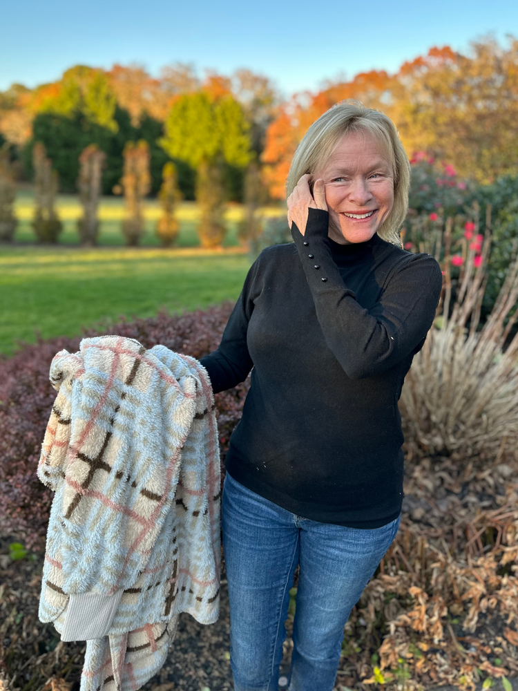 Long Sleeve Turtleneck in Black