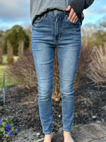 Judy Blue High Waisted Tummy Control Classic Skinny Jeans