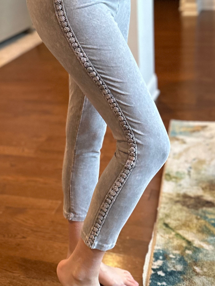 Mineral Wash Cropped Leggings in Silver