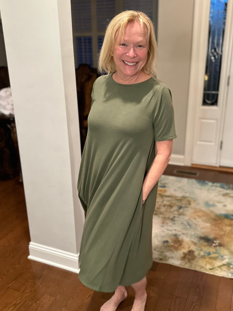 Short Sleeve Dress with Side Pockets in Ash Olive