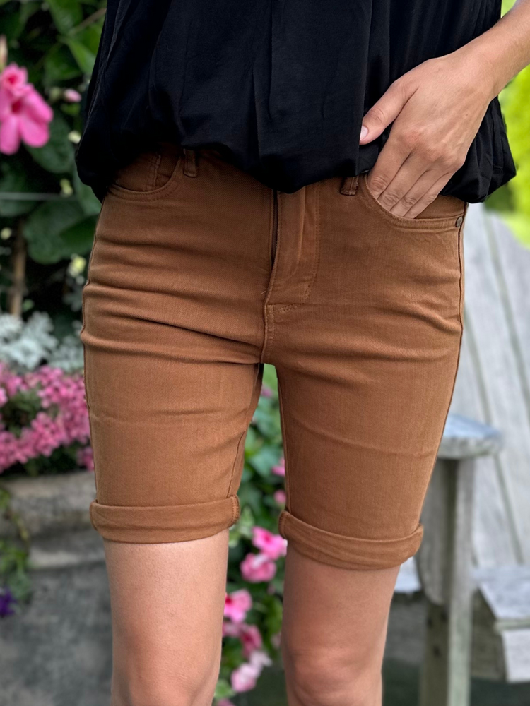 Judy Blue High Waisted Tummy Control Bermuda Shorts in Brown