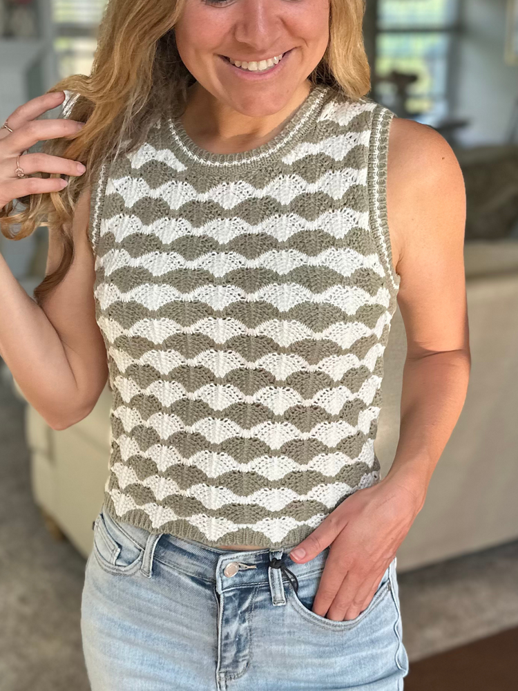Scallop Pattern Sleeveless Top in Olive
