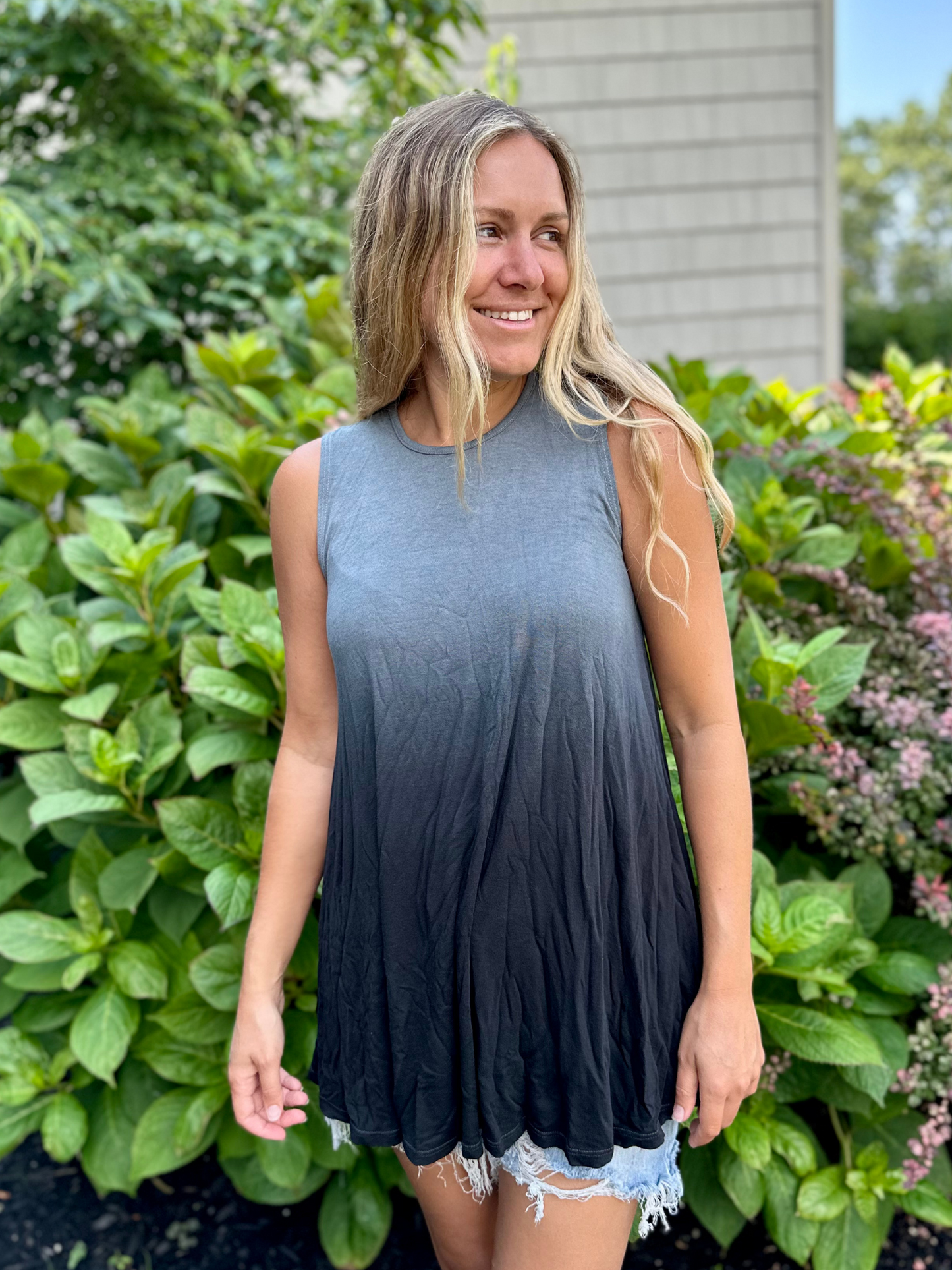 Ombre Dip Dye Tunic in Black M Ombre Dip Dye Tunic in Black M