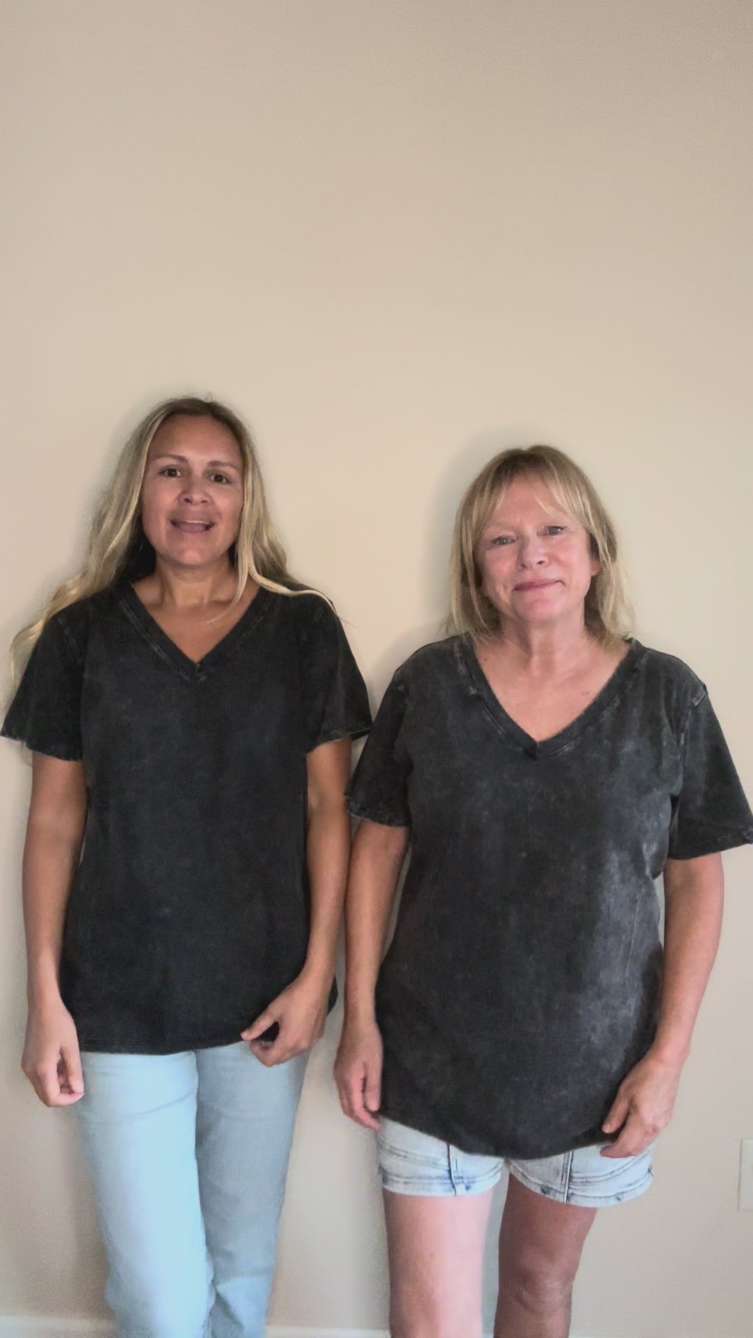 Mineral Wash Short Sleeve V-Neck in Black