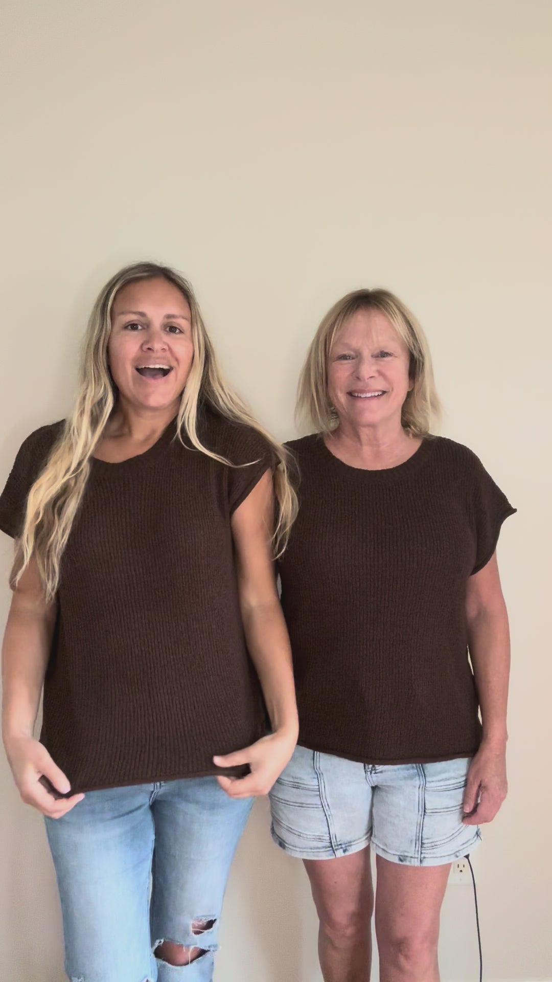 Short Sleeve Knit Sweater Top in Chocolate Brown