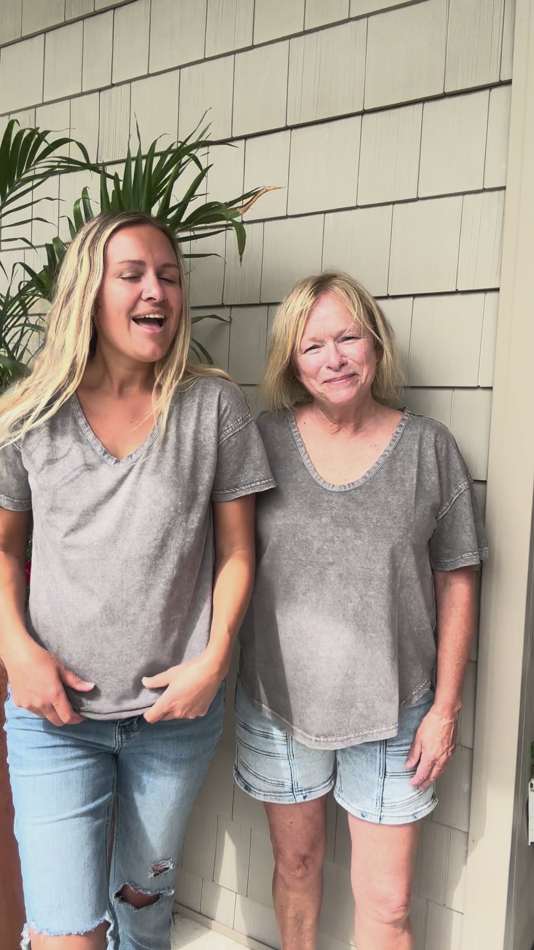 Scoop Neck Mineral Wash Short Sleeve Top in Charcoal