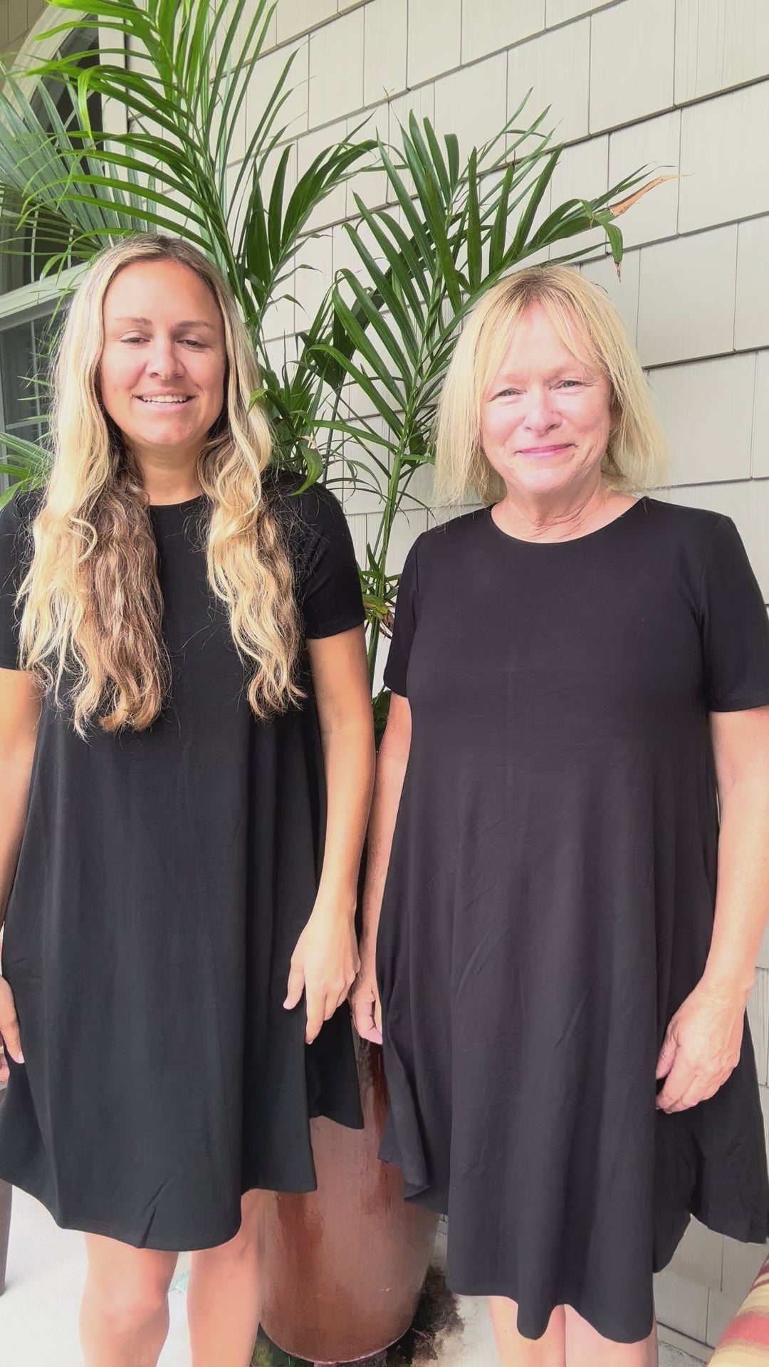 Basic Everyday Black Short Sleeve Dress with Pockets