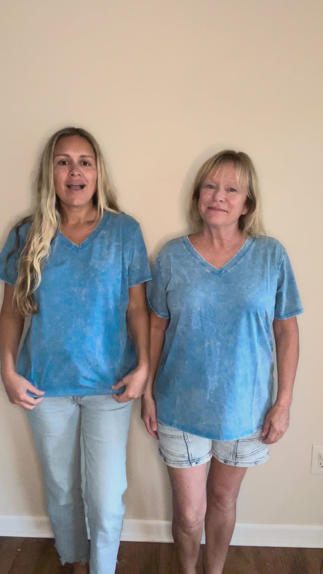 Mineral Wash Short Sleeve V-Neck in Ocean Blue