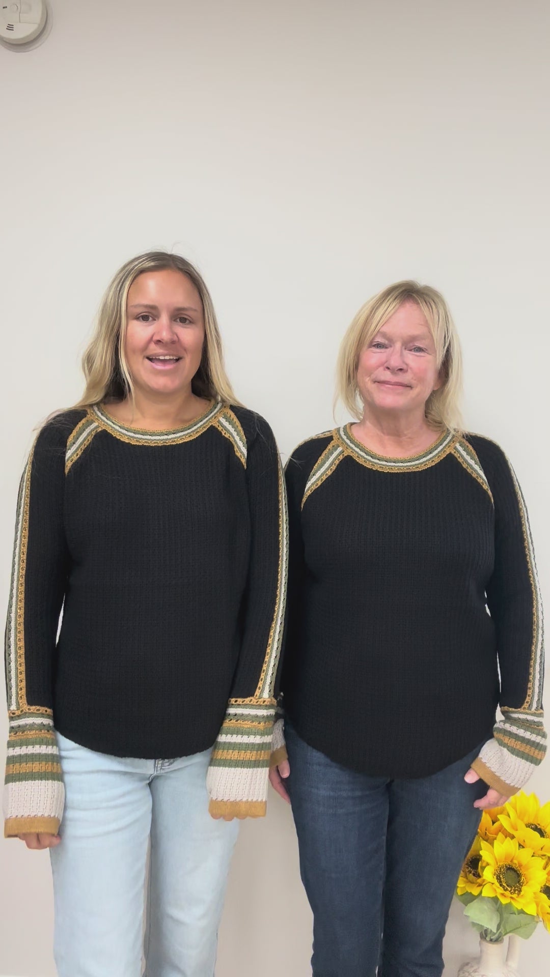 Raglan Sleeve Detail Sweater Top in Black