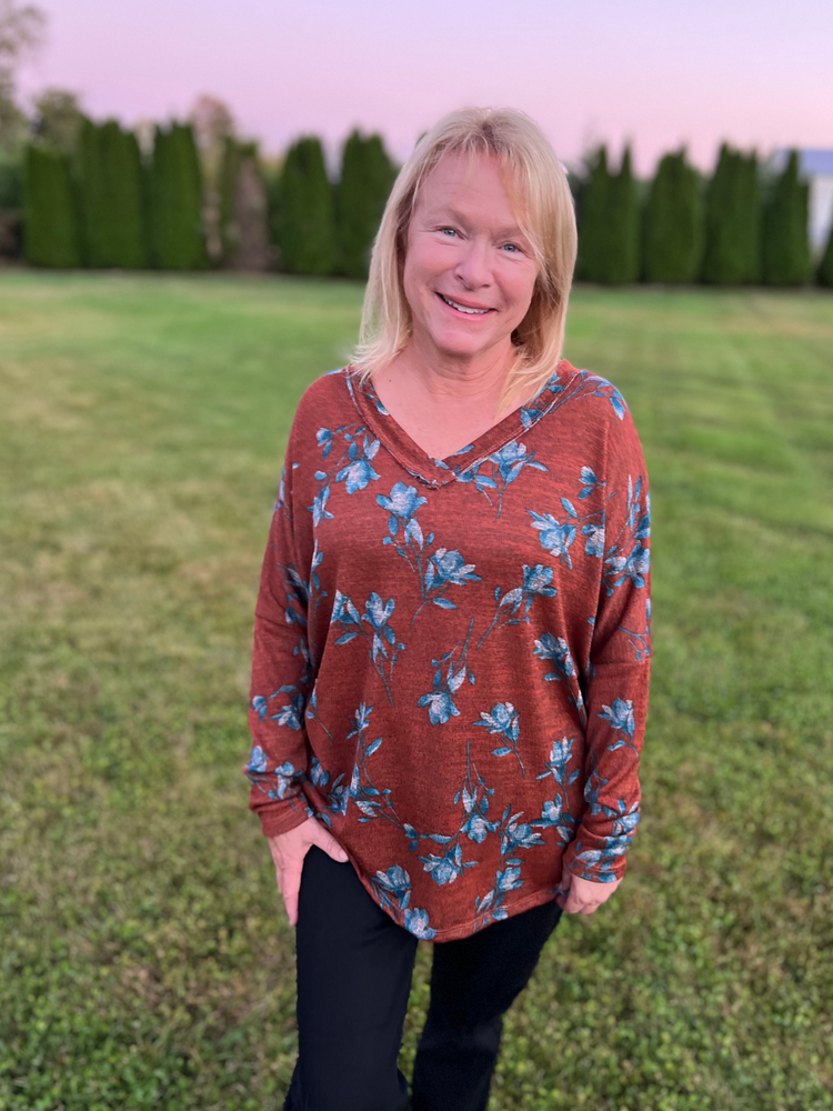 Relaxed Fit Floral Top in Rust